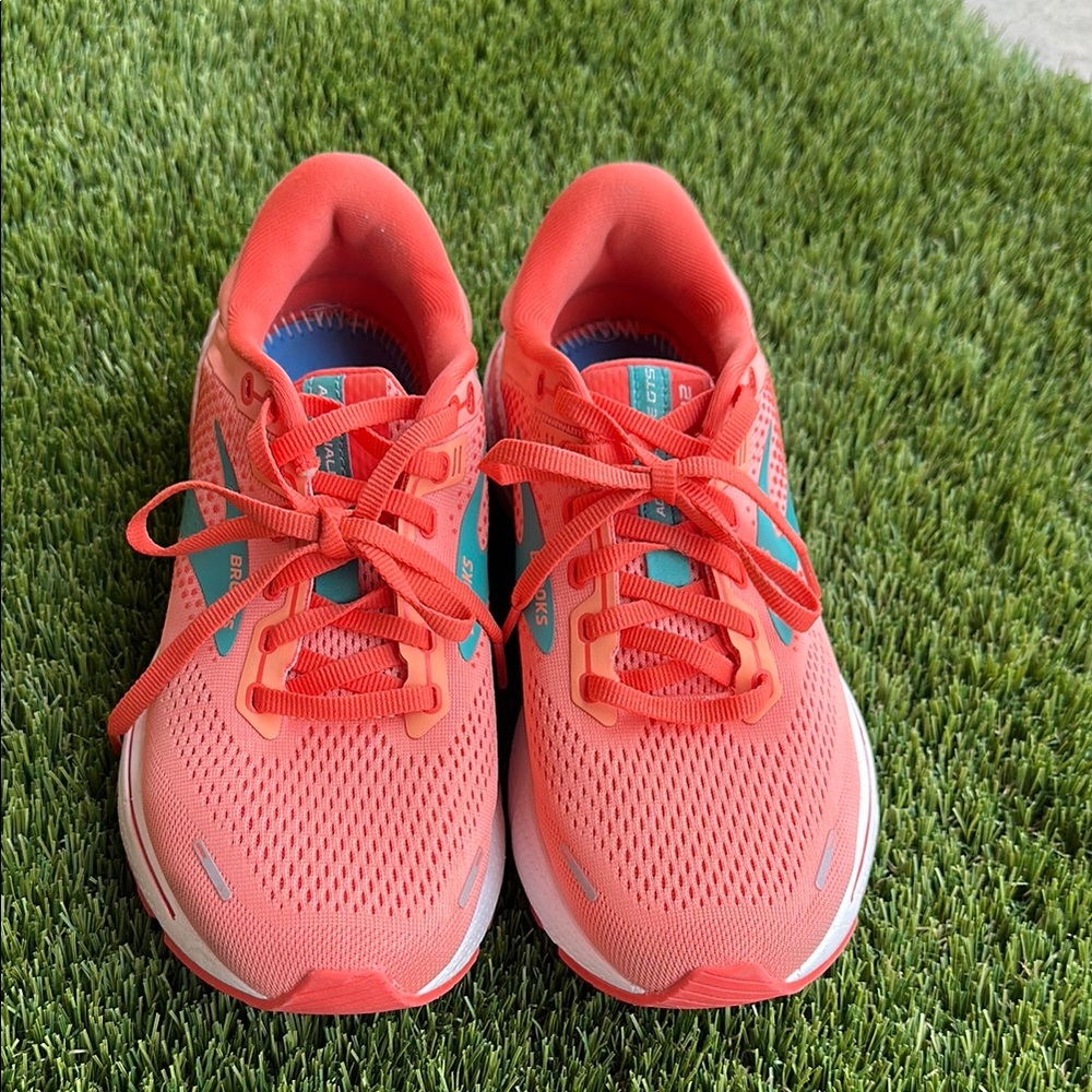 Brooks Women's Athletic Shoes - Coral and Teal